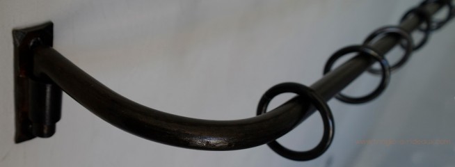 Tringle à rideaux Luberon simple 16 sur-mesure en fer forgé - avec anneaux